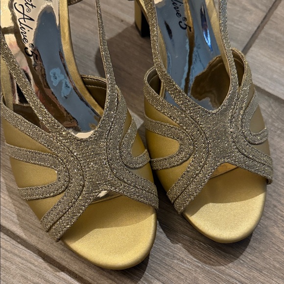 New Easy Street Starlight Gold Satin Glitter Slingback Heels Sz 7 M - Picture 5 of 10